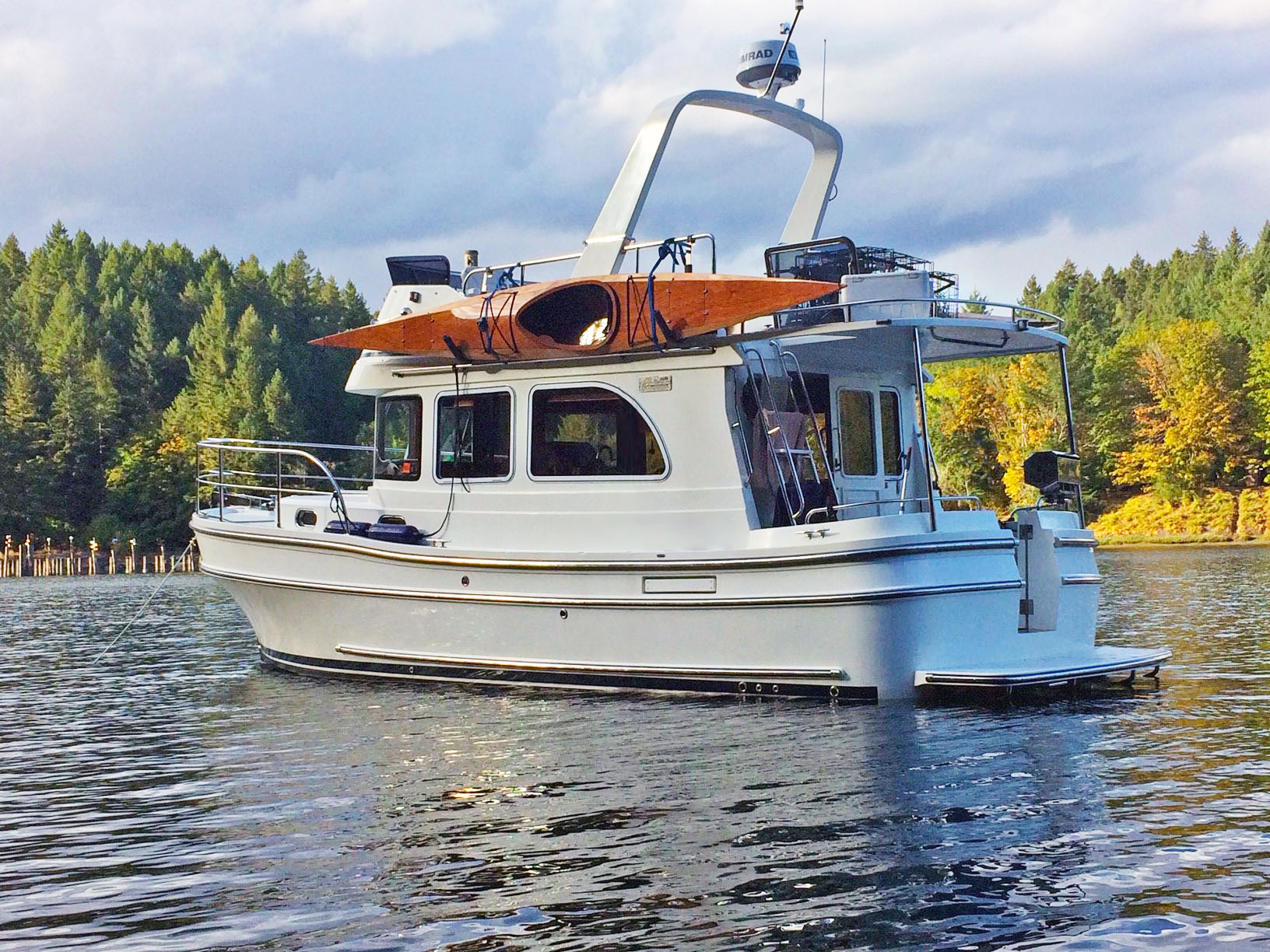 2017 Helmsman Trawlers 31 Sedan For Sale by Waterline Boats Seattle